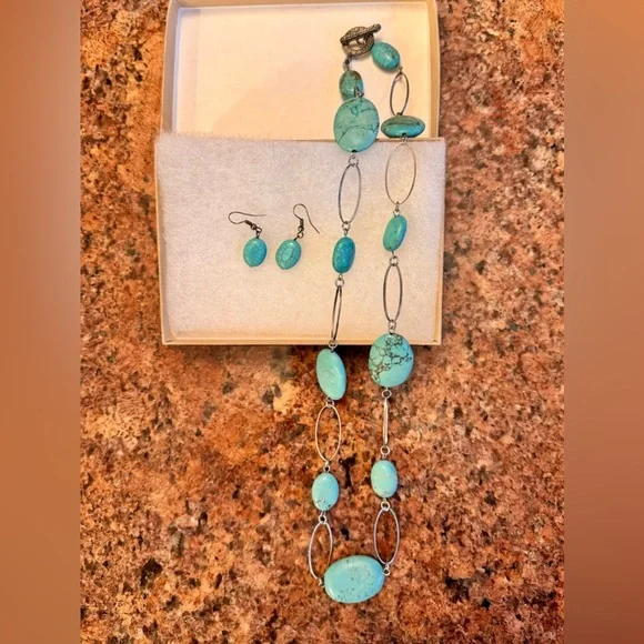 NIB Turquoise and Silver Women's Jewelry Set - Picture 8 of 9